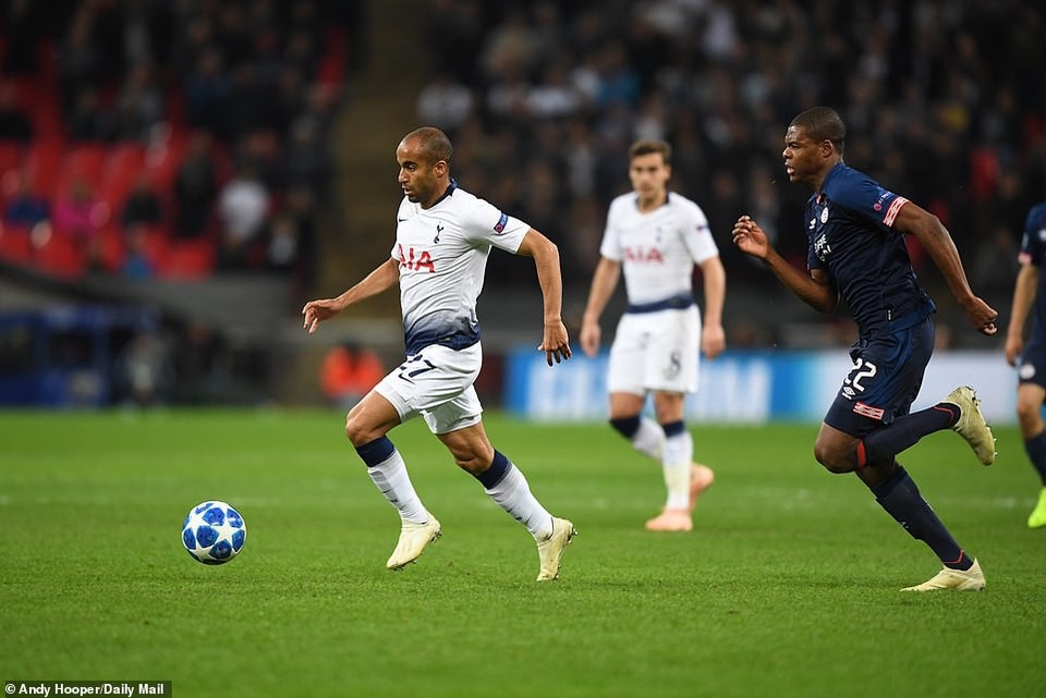Harry Kane giúp Tottenham nuôi hy vọng đi tiếp ở Champions League - 11
Lucas Moura trong tình huống đi bóng