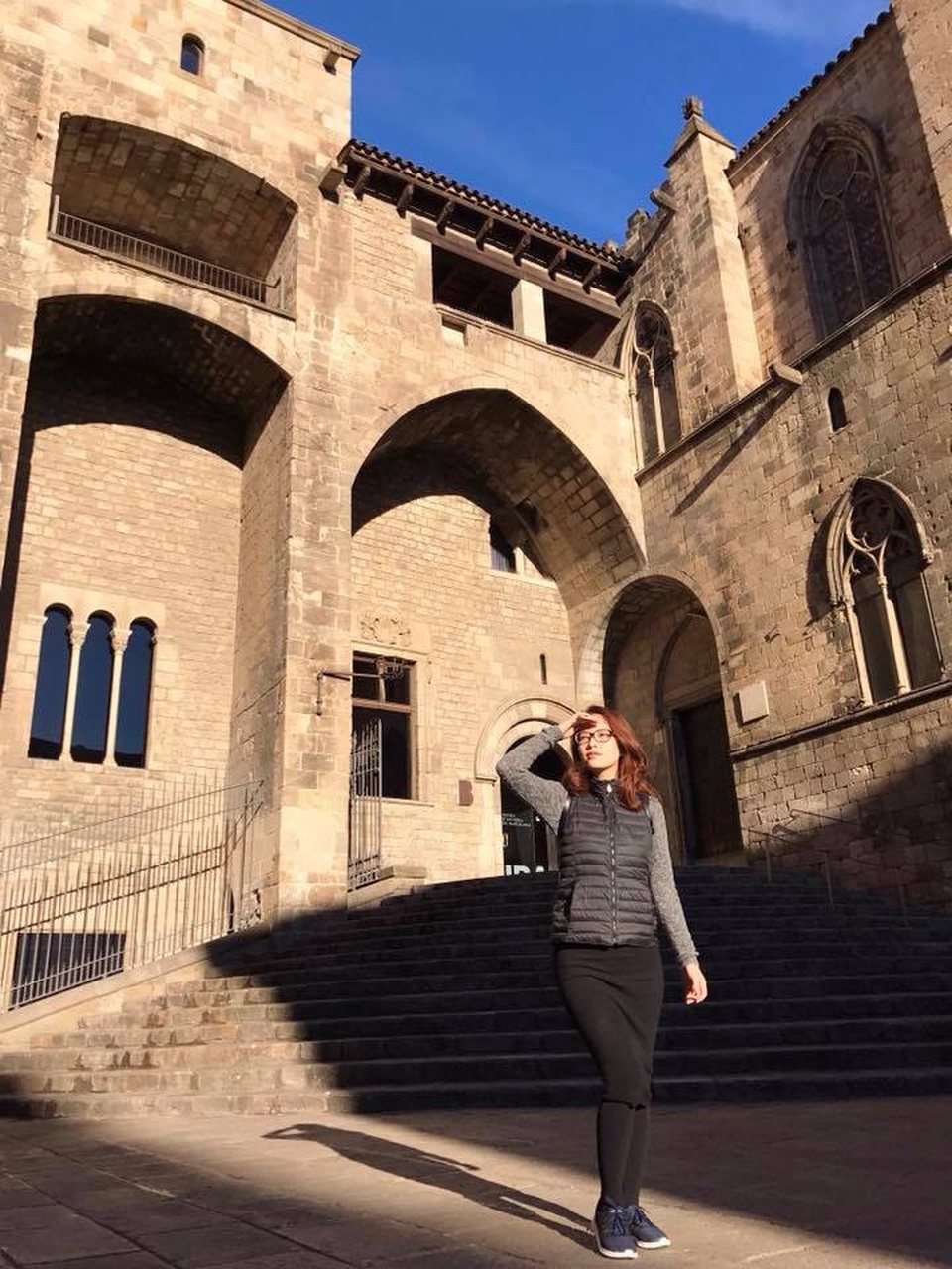 Xuân Bắc “tạm biệt” Hà Nội, vợ chồng Đan Lê - Khải Anh tình tự ở châu Âu - 10