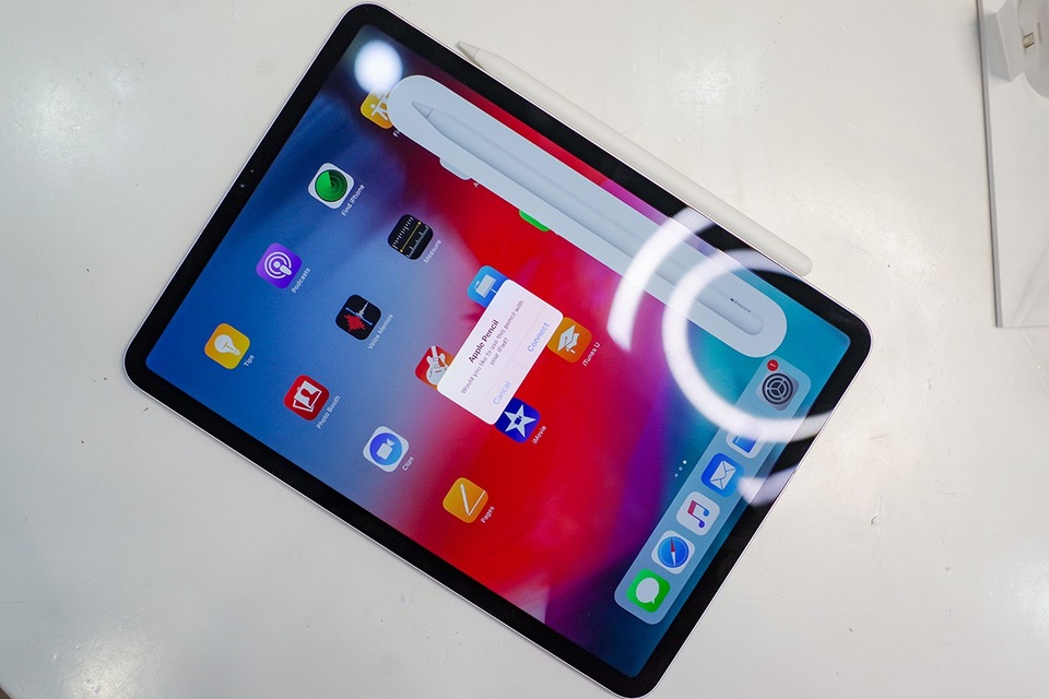 iPad Pro đầu tiên về Việt Nam bị "đẩy giá" cao hơn 6 triệu đồng - 1 iPad Pro 2018 về Việt Nam