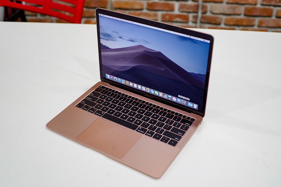 iPad Pro đầu tiên về Việt Nam bị "đẩy giá" cao hơn 6 triệu đồng - 4 iPad Pro đầu tiên về Việt Nam bị "đẩy giá" cao hơn 6 triệu đồng - 4