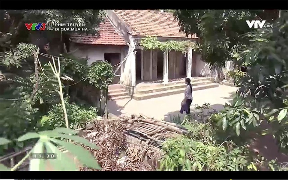 Khán giả “bóc phốt” sự trùng hợp giữa “Quỳnh búp bê” với “Sống chung với mẹ chồng” - 4 Nhà của Linh trong phim Đi qua mùa hạ.