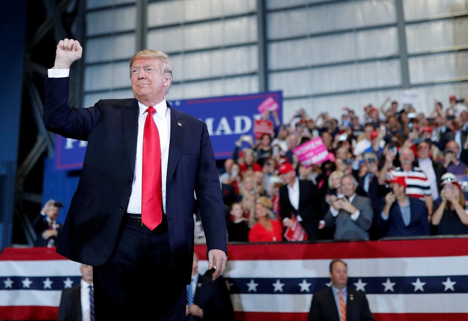 Bầu cử giữa kỳ Mỹ: Tổng thống Trump chúc mừng đảng Dân chủ giành lại Hạ viện - 14
Tổng thống Trump đã tích cực vận động cho đảng Cộng hòa trước cuộc bầu cử giữa kỳ. (Ảnh: Reuters)