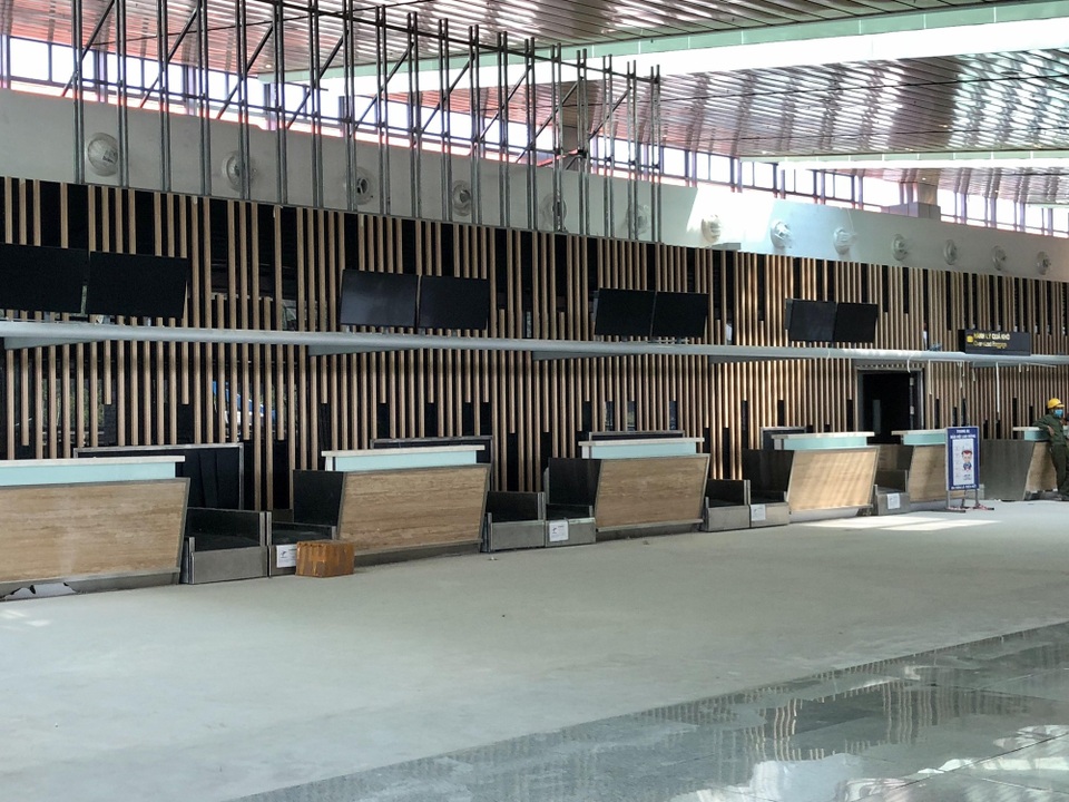 Hé lộ hình ảnh sân bay Việt Nam mang dáng dấp “hiện đại nhất thế giới” - 11
Sân bay có 31 quầy làm thủ tục.