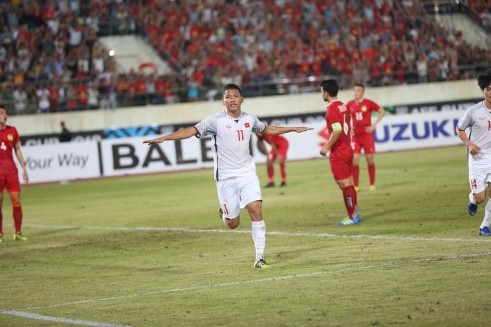 
Anh Đức ăn mừng bàn thắng nâng tỷ số lên 2-0 cho đội tuyển Việt Nam
