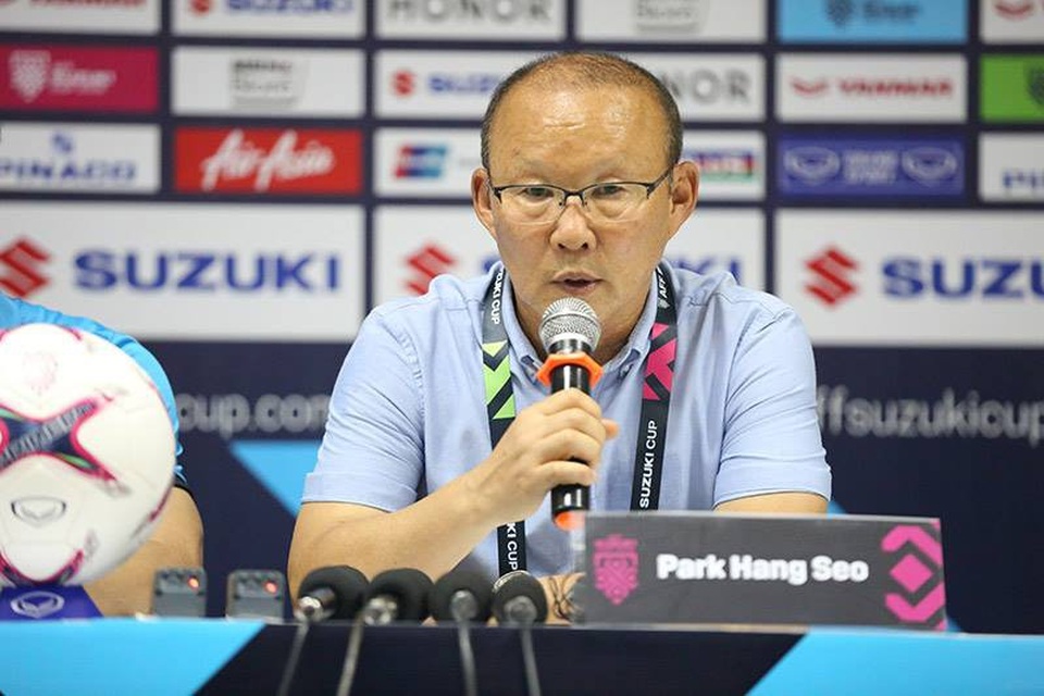HLV Park Hang Seo: “3 điểm trước Lào vô cùng quan trọng” - 1
HLV Park Hang Seo hài lòng sau chiến thắng trước Lào