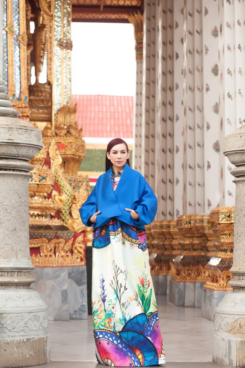 Phi Nhung choáng ngợp trước ngôi chùa lớn nhất Thái Lan, mặc áo bà ba đi chợ nổi - 13