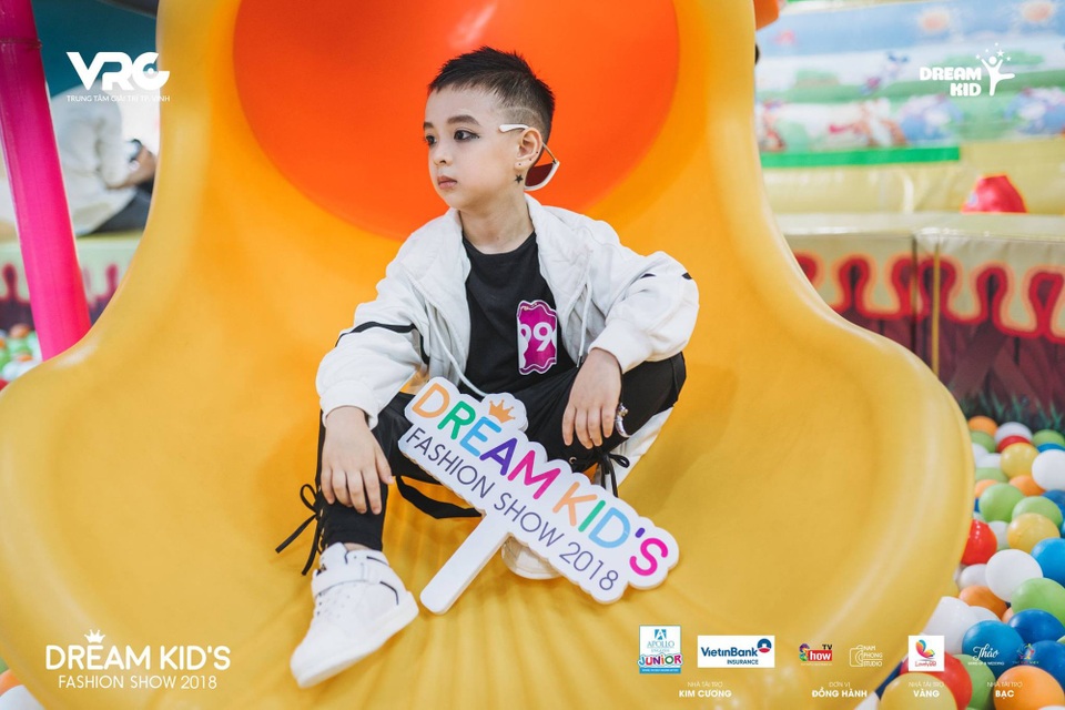 DreamKid’s Fashion Show 2018 - Ngày hội của những "mẫu nhí" xứ Nghệ - 2
Cậu bé Đào Minh Hải cá tính với phong cách rất riêng