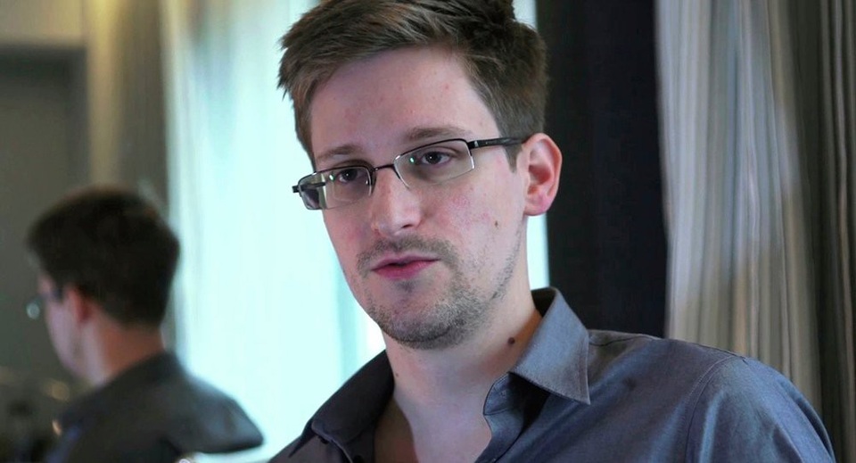 Kẻ lộ mật Edward Snowden (Ảnh: Reuters)