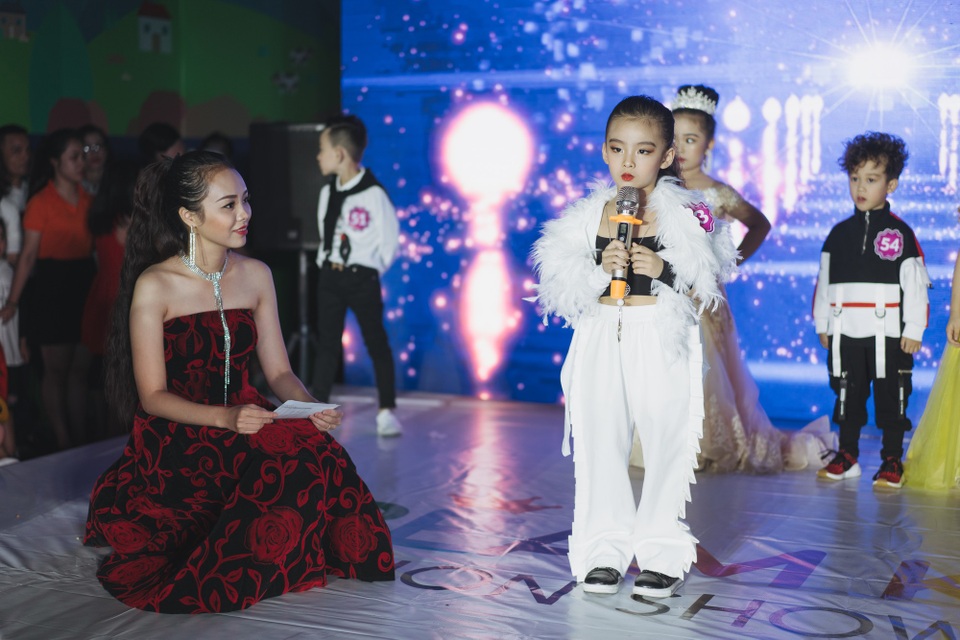 DreamKid’s Fashion Show 2018 - Ngày hội của những "mẫu nhí" xứ Nghệ - 11 DreamKid’s Fashion Show 2018 - Ngày hội của những "mẫu nhí" xứ Nghệ - 11