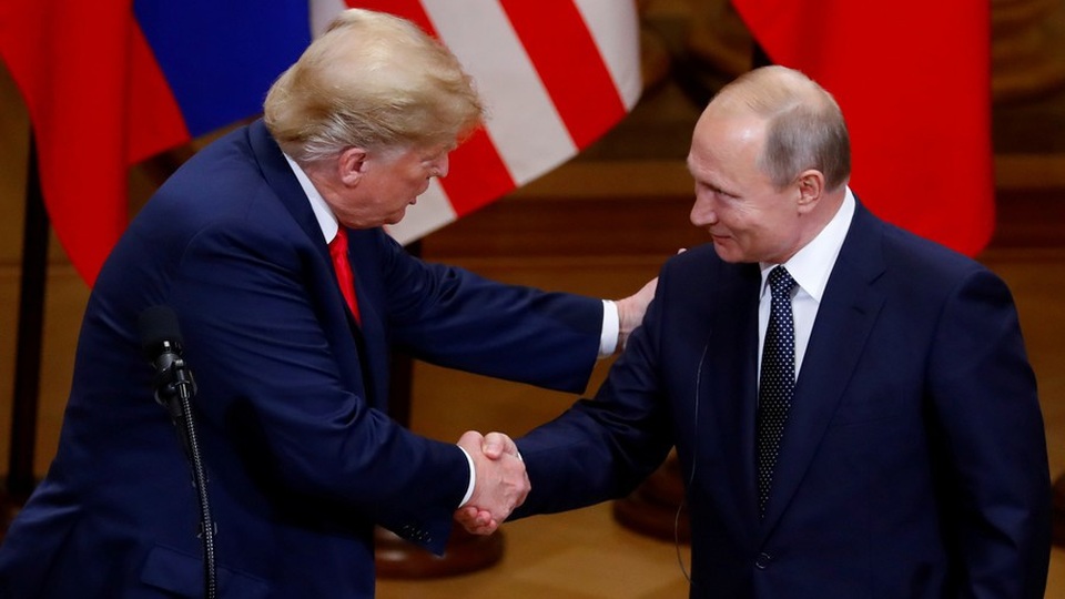 Tổng thống Trump (bên trái) và Tổng thống Putin (Ảnh: Reuters)