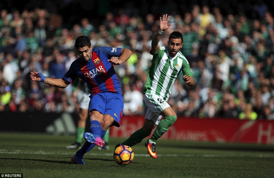 Barcelona tiếp tục thăng hoa để vững ngôi đầu bảng La Liga? - 3
Luis Suarez được kỳ vọng sẽ tỏa sáng khi đối đầu Betis