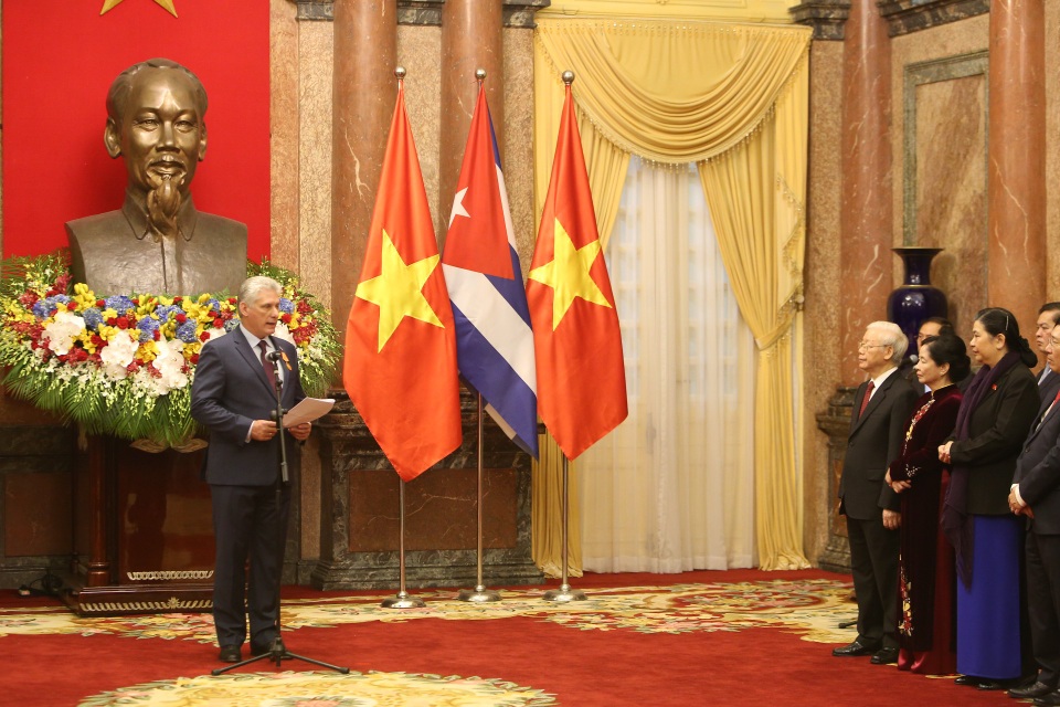 Chủ tịch Hội đồng Nhà nước và Hội đồng Bộ trưởng nước Cộng hòa Cuba Miguel Mario Diáz Canel Bermúdez cho biết, tình hữu nghị Việt Nam - Cuba trở thành một biểu tượng vô cùng đặc biệt, tình hữu nghị hai nước được hình thành nên từ tình anh em, sự hợp tác, tôn trọng lẫn nhau bởi các lãnh tụ.