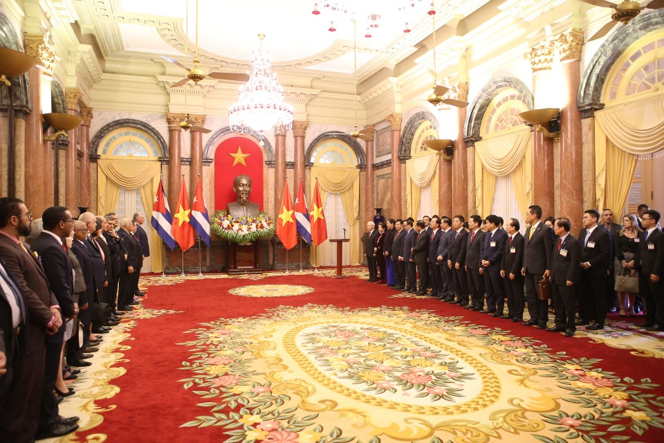 Việt Nam trao tặng Huân chương Hồ Chí Minh cho Chủ tịch Cuba - 1 Không gian lễ trao tặng Huân chương Hồ Chí Minh cho Chủ tịch Hội đồng Nhà nước và Hội đồng Bộ trưởng nước Cộng hòa Cuba Miguel Mario Diáz Canel Bermúdez sáng 9/11