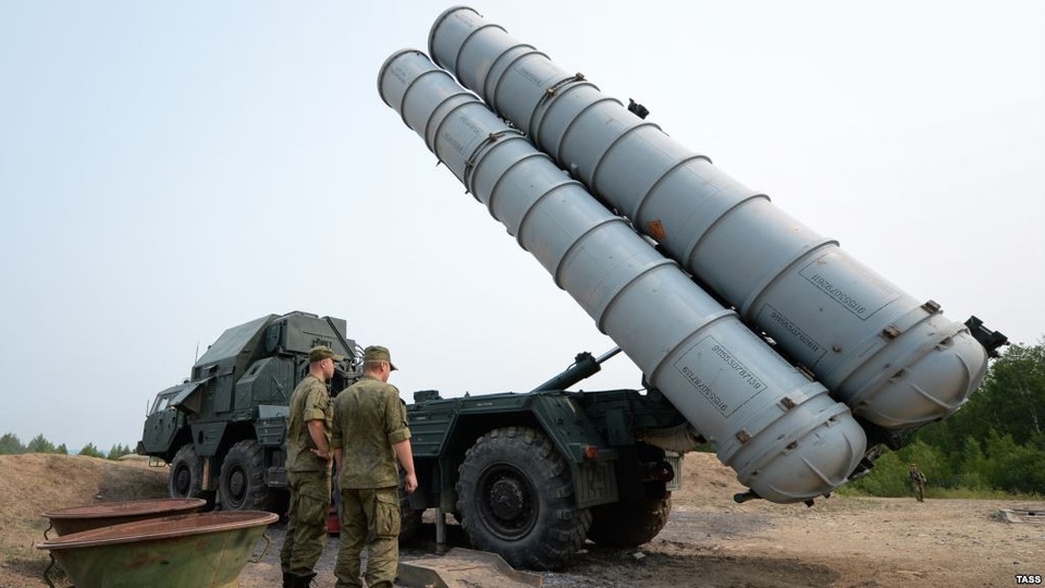 Điều khiến Mỹ lo ngại ở S-300 Nga cấp cho Syria - 1
Hệ thống S-300 của Nga (Ảnh: Military)