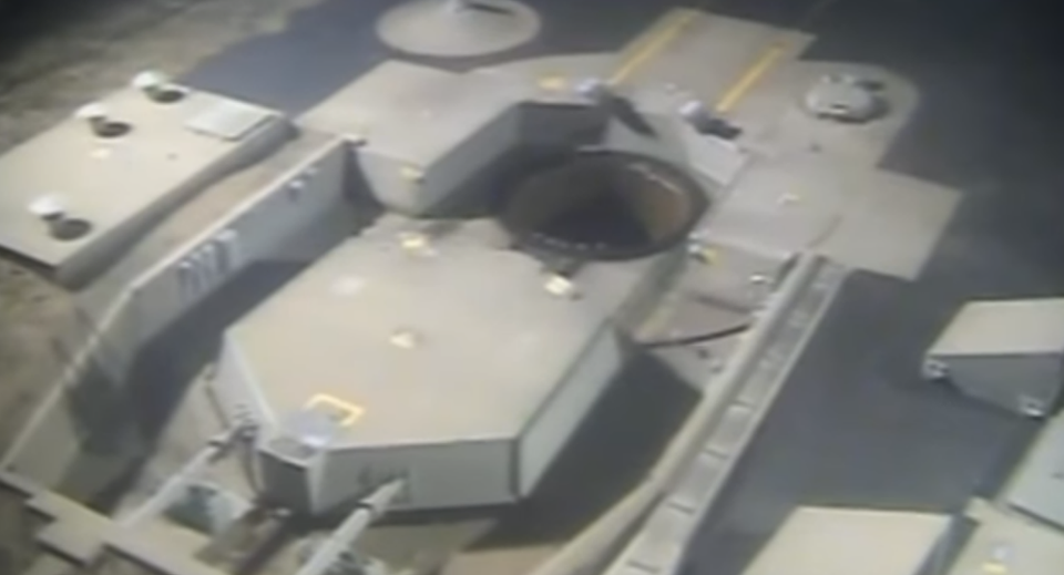 Khoảnh khắc Mỹ phóng tên lửa đạn đạo ra Thái Bình Dương - 1
Tên lửa Minuteman III chuẩn bị được phóng từ căn cứ không quân ở California. (Ảnh: Sputnik)