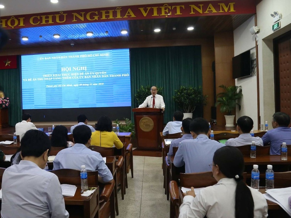 Hàng nghìn tỷ đồng tăng thu nhập cho cán bộ công chức xuất sắc - 1 Bí thư Thành ủy TPHCM Nguyễn Thiện Nhân phát biểu tại hội nghị