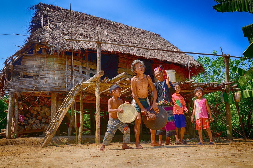 Quảng Bình: Mở tour du lịch khám phá văn hóa cộng đồng người Vân Kiều - 1 Với tour du lịch mới này, du khách sẽ được khám phá những nét văn hóa cộng đồng người Vân Kiều.(Ảnh: H.A)
