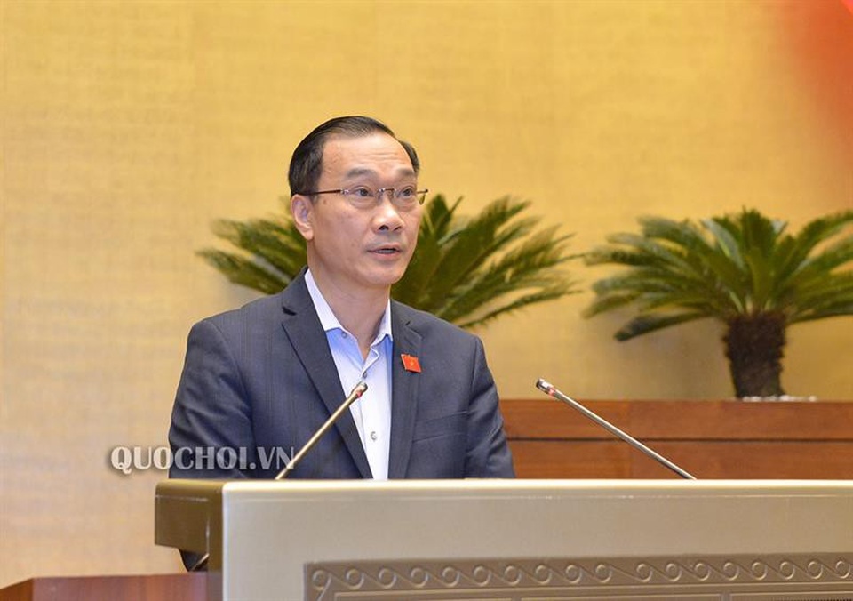 Xin ý kiến đại biểu Quốc hội việc giữ hay bỏ “quy hoạch xây dựng tỉnh” - 1 Chủ nhiệm UB Kinh tế Vũ Hồng Thanh thay mặt UB Quốc hội trình bày báo cáo giải trình, chỉnh lý dự thảo luật