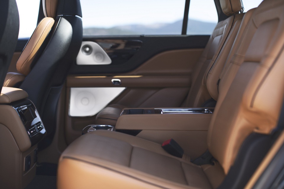 Lincoln Aviator - Đối thủ mới của Audi Q7 và Mercedes GLE - 15 Lincoln Aviator - Đối thủ mới của Audi Q7 và Mercedes GLE - 15