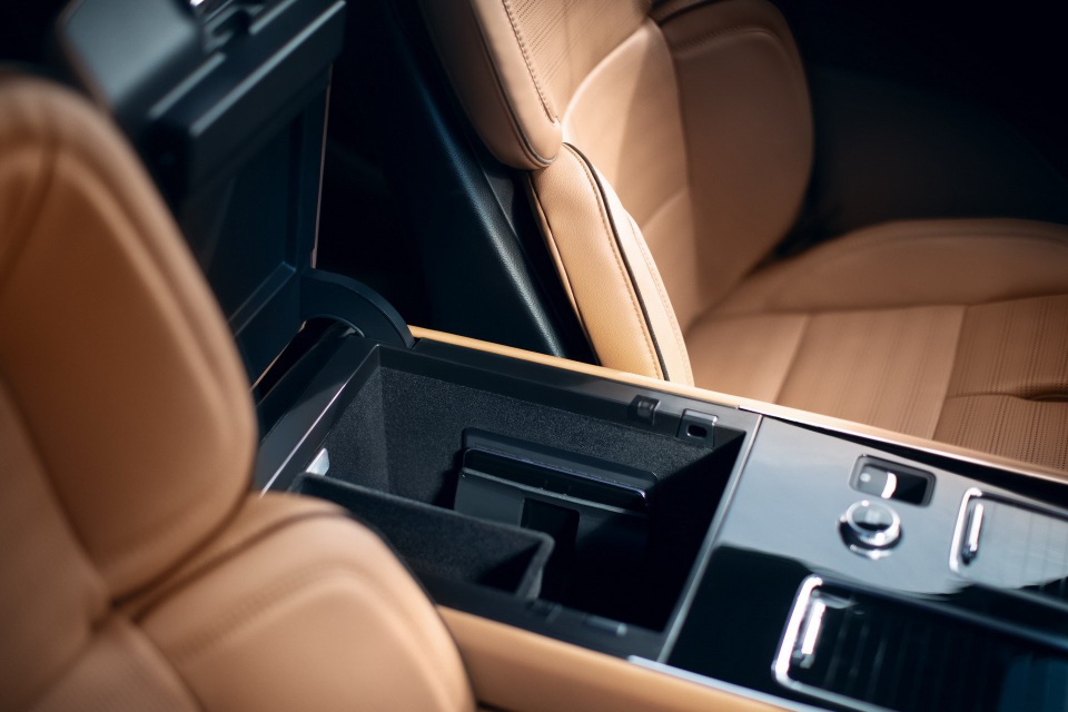 Lincoln Aviator - Đối thủ mới của Audi Q7 và Mercedes GLE - 14 Lincoln Aviator - Đối thủ mới của Audi Q7 và Mercedes GLE - 14