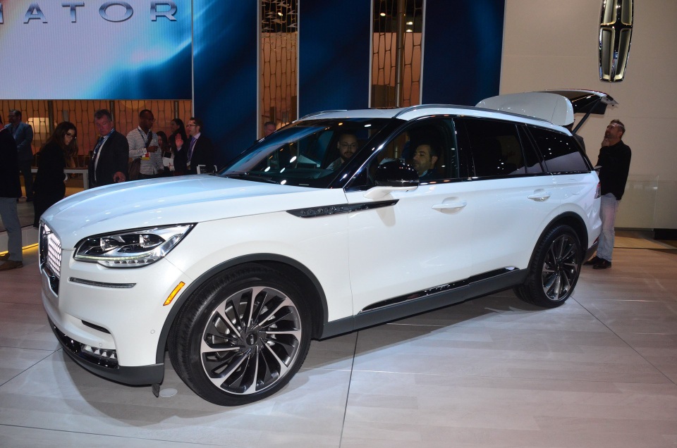 Lincoln Aviator - Đối thủ mới của Audi Q7 và Mercedes GLE - 6 Lincoln Aviator - Đối thủ mới của Audi Q7 và Mercedes GLE - 6