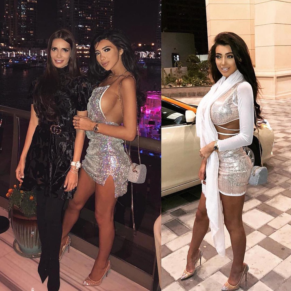 Chloe Khan khoe ngực khủng giữa trời đông giá - 3
Chloe Khan liên tục chia sẻ với 1,5 triệu người theo dõi trang Instagram cá nhân của cô những hình ảnh nóng bỏng