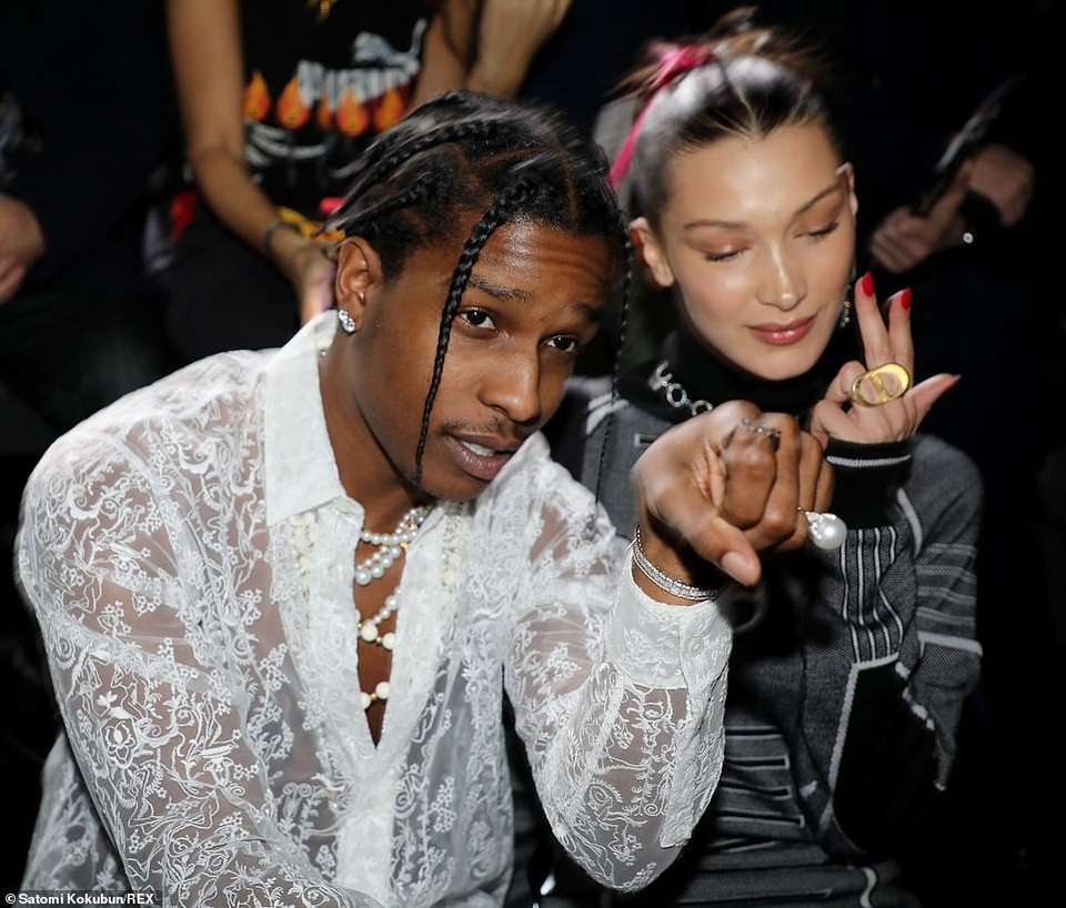 Bella Hadid dự sự kiện cùng David Beckham - 8
Tới xem show diễn này còn có Rapper A$AP Rocky