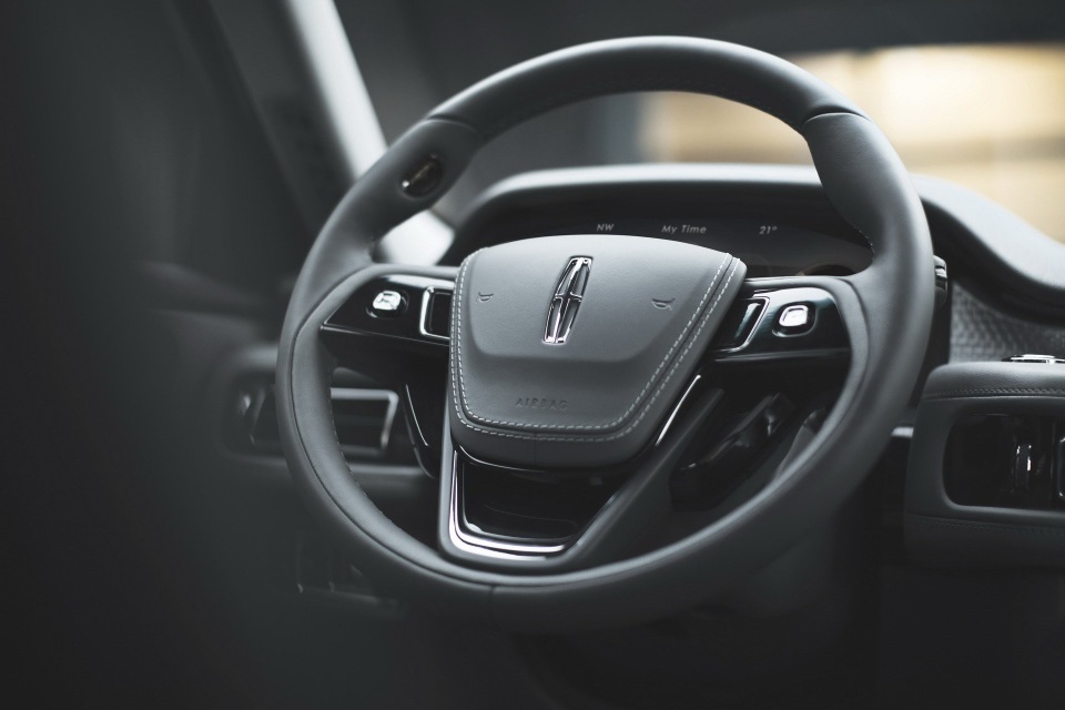 Lincoln Aviator - Đối thủ mới của Audi Q7 và Mercedes GLE - 10 Lincoln Aviator - Đối thủ mới của Audi Q7 và Mercedes GLE - 10