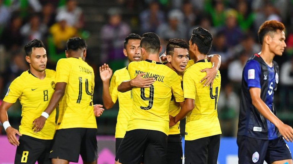 Đội tuyển Việt Nam lọt top 100 thế giới: Chưa phải xuất sắc nhất - 9
Malaysia từng nhảy lên vị trí thứ 75 năm thế giới vào năm 1993. Tới năm 1998, họ bị văng ra khỏi top 100. Trong vòng 20 năm qua, họ chỉ 1 lần quay lại top 100 vào năm 2003. Hiện tại, Malaysia đang xếp thứ 167 thế giới.