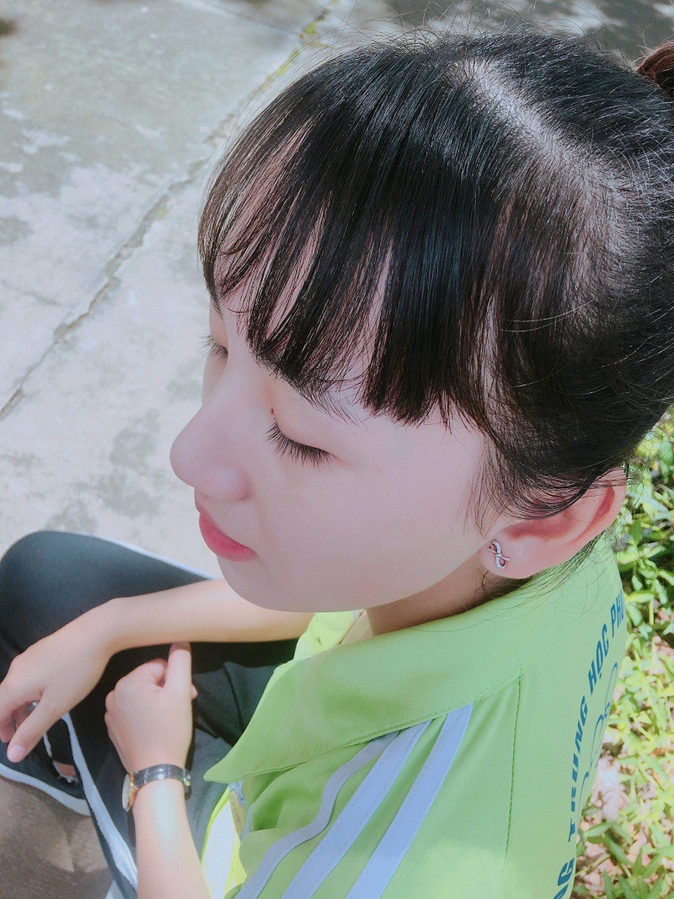 Nữ sinh Bình Phước sở hữu "góc nghiêng thần thánh" - 1 Nguyễn Thị Đài Trang (sinh năm 2001) hiện đang là học sinh lớp 12 trường THPT Đồng Xoài, tỉnh Bình Phước.