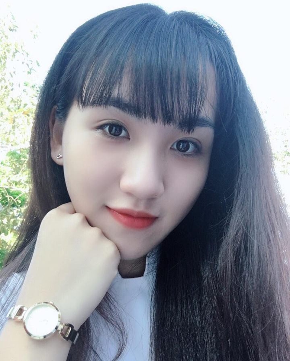 Nữ sinh Bình Phước sở hữu "góc nghiêng thần thánh" - 6 Trang chia sẻ, cô bạn cảm thấy rất bất ngờ khi hình ảnh của mình được nhiều người biết đến bởi ban đầu Trang cũng không hề biết bức ảnh đó được một người bạn đăng vào nhóm kín.
