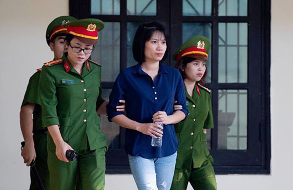 Án phạt đối với 92 bị cáo trong vụ án "đánh bạc nghìn tỷ" - 8 Bị cáo Đoàn Thị Thu Hà (cựu kế toán Công ty CNC) bị tuyên phạt 4 năm tù với 2 tội Tổ chức đánh bạc và Rửa tiền.