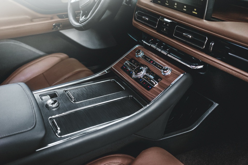 Lincoln Aviator - Đối thủ mới của Audi Q7 và Mercedes GLE - 12 Lincoln Aviator - Đối thủ mới của Audi Q7 và Mercedes GLE - 12