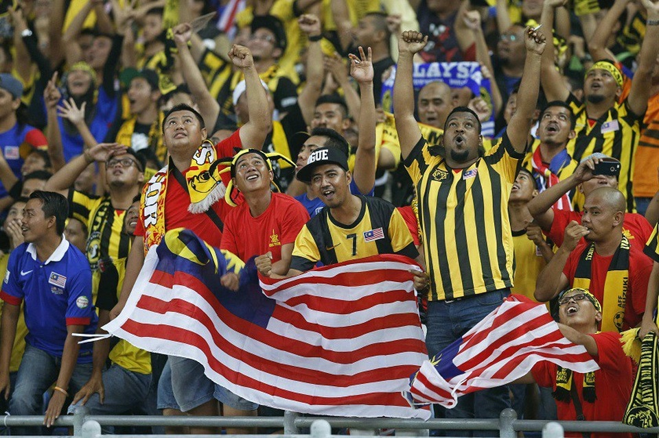 Malaysia chỉ mất hơn 30 phút để bán trực tiếp 30.000 vé bán kết AFF Cup - 1
Cổ động viên Malaysia dễ dàng sở hữu tấm vé để đến sân Bukit Jalil cổ vũ đội nhà
