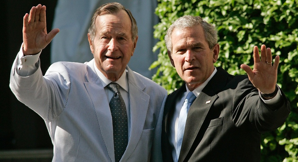 Cựu Tổng thống Mỹ George H.W. Bush qua đời - 2
Cựu Tổng thống George H.W. Bush và con trai - cựu Tổng thống George W. Bush. (Ảnh: Getty)