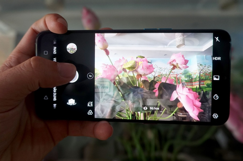 Đập hộp Oppo R17 giá gần 17 triệu đồng tại Việt Nam - 3 Ảnh chụp trong điều kiện thiếu sáng