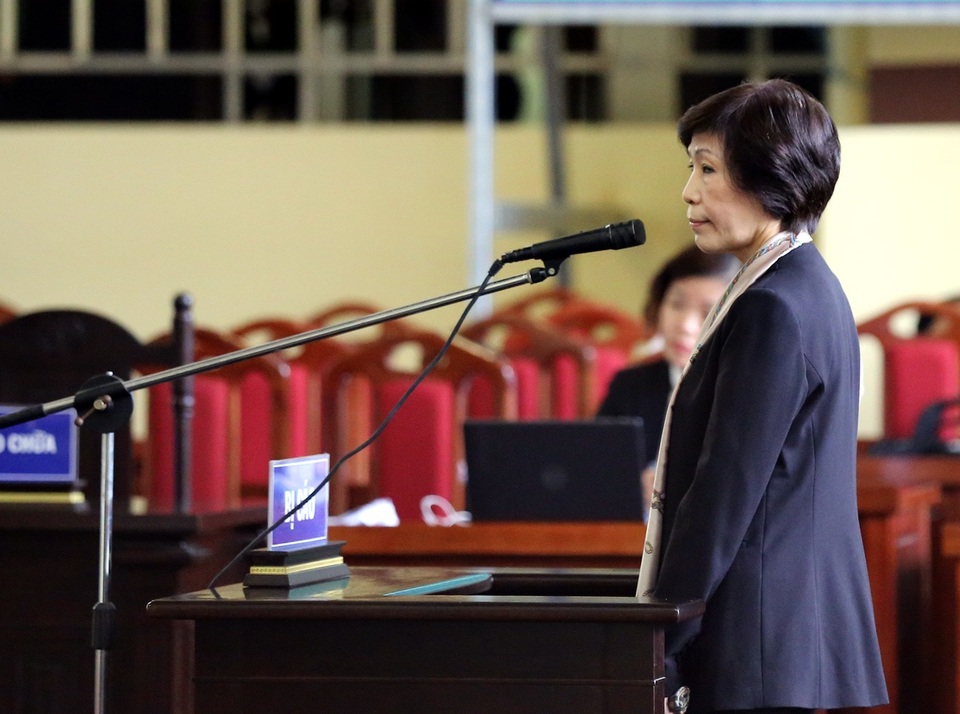 Án phạt đối với 92 bị cáo trong vụ án "đánh bạc nghìn tỷ" - 11 Bị cáo Phan Thu Hương (dì ruột của Phan Sào Nam) bị phạt 3 năm tù (cho hưởng án treo).