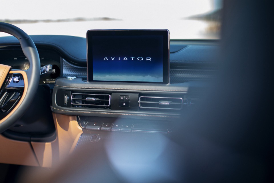 Lincoln Aviator - Đối thủ mới của Audi Q7 và Mercedes GLE - 2 Lincoln Aviator - Đối thủ mới của Audi Q7 và Mercedes GLE - 2