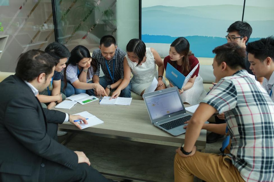 Bạn đã đủ sẵn sàng để chinh phục công việc mình thích? - 2 Sinh viên IT cần hệ thống các kiến thức chuyên ngành và luôn cập nhật kiến thức mới