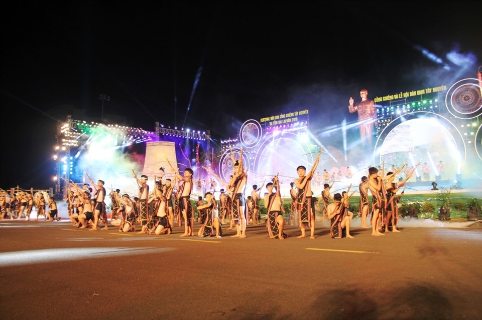 Rực rỡ sắc màu Festival văn hóa cồng chiêng Tây Nguyên - 6 Rực rỡ sắc màu Festival văn hóa cồng chiêng Tây Nguyên - 6