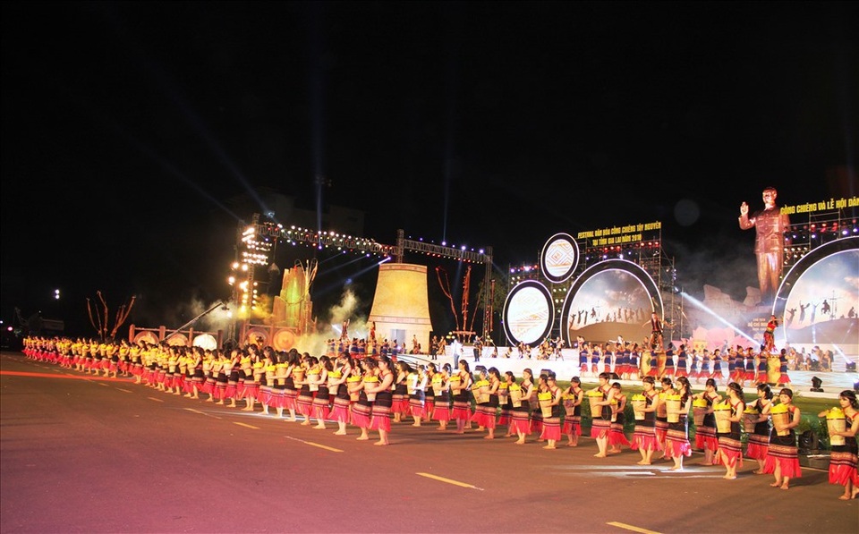 Rực rỡ sắc màu Festival văn hóa cồng chiêng Tây Nguyên - 7 Rực rỡ sắc màu Festival văn hóa cồng chiêng Tây Nguyên - 7