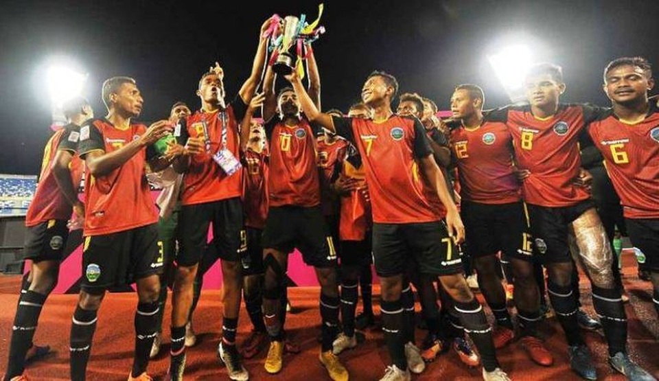 Đội tuyển Việt Nam lọt top 100 thế giới: Chưa phải xuất sắc nhất - 2
Timor Leste từng có bước tiến thần tốc khi nhảy tới 33 bậc, từ vị trí 185 lên 152 thế giới trong bảng xếp hạng FIFA tháng 4/2015. Và hai tháng sau đó, họ đã leo lên vị trí 146 thế giới, trên cả những đội bóng mạng ở khu vực Đông Nam Á như Singapore, Indonesia hay Malaysia. Tuy nhiên, sang năm 2016, họ đã trở về với “giá trị thực” khi xếp hạng từ 190 trở xuống.