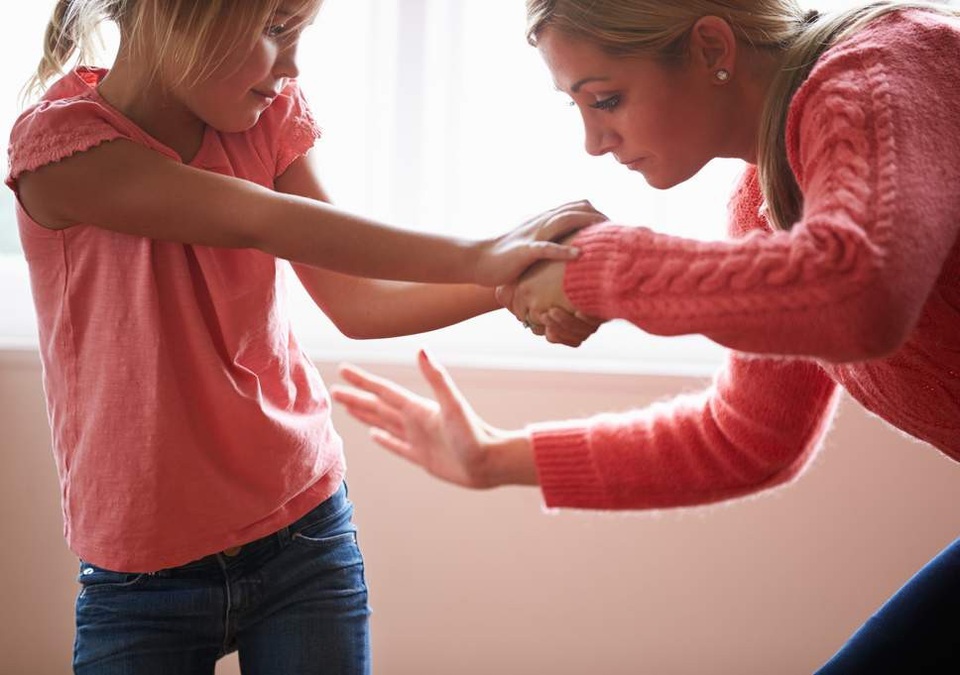 Cha mẹ tại Pháp sẽ không được quyền đánh phạt con - 2