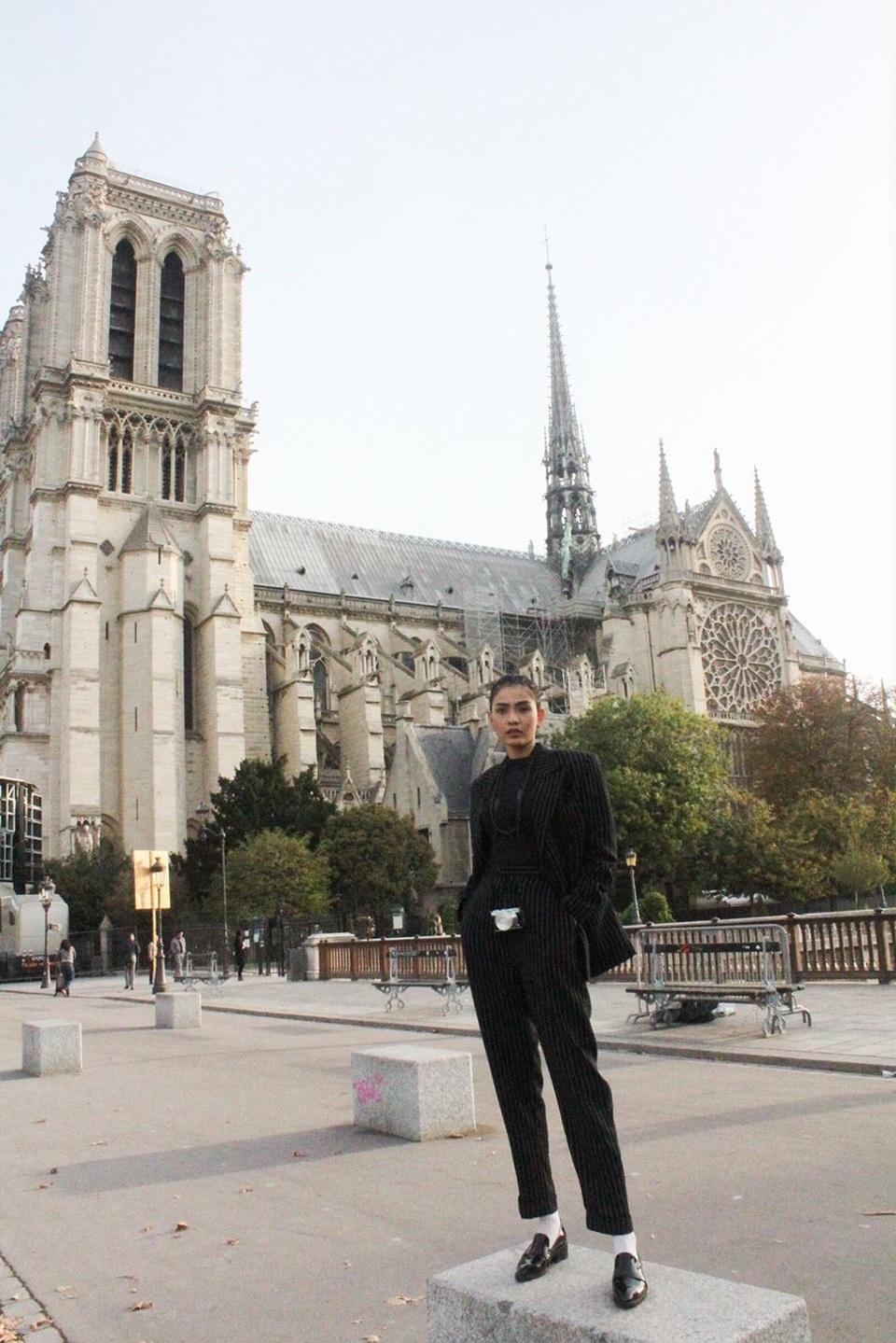 Dù bao nhiêu năm đã trôi qua, con người có nhiều sự biến đổi, cuộc sống không ngừng trôi song phong cách cổ điển Pháp vẫn giữ vững vẻ đẹp cao sang, thanh nhã, đài các làm say đắm lòng người khi nhìn.