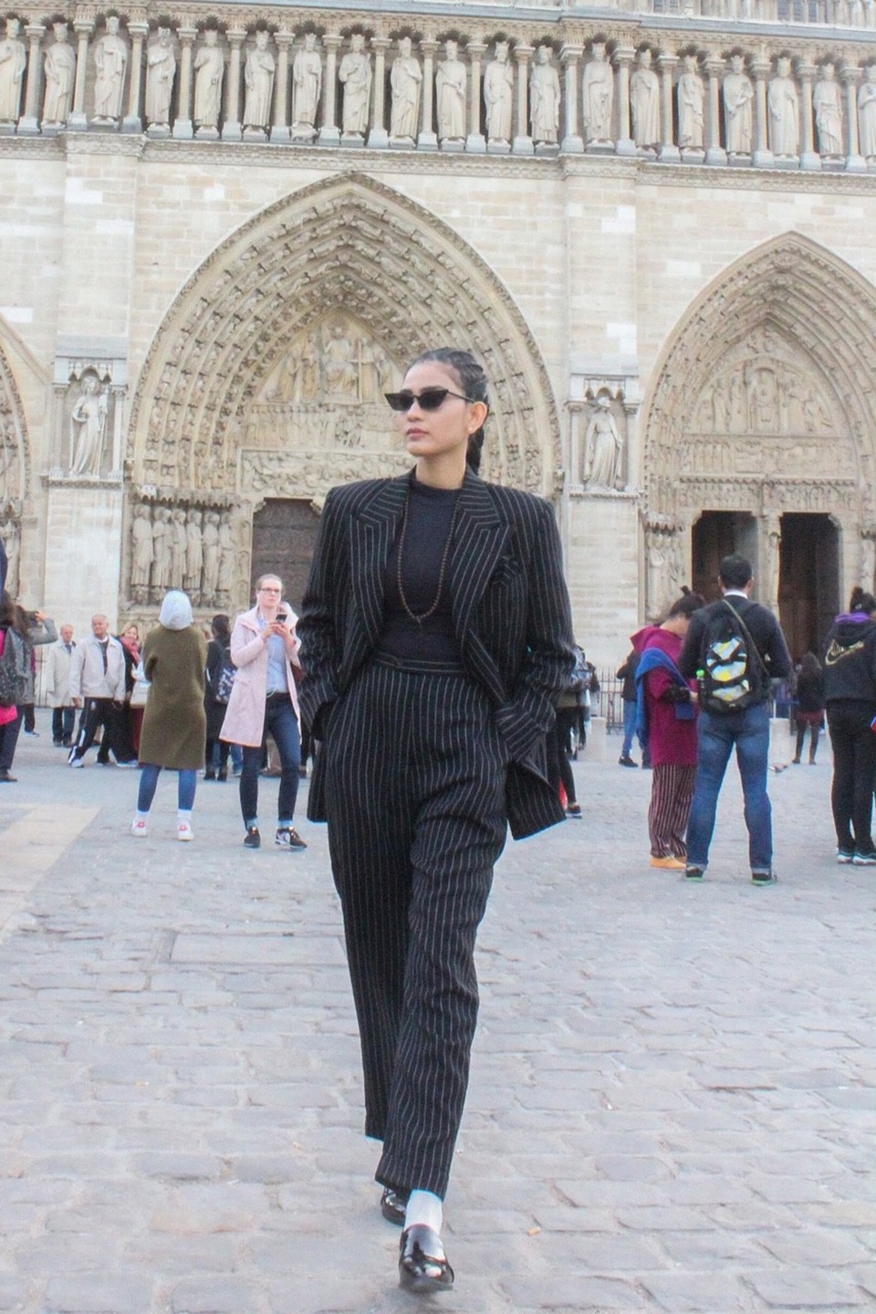 Cùng á hậu Trương Thị May khám phá thành phố lãng mạn nhất thế giới - 10