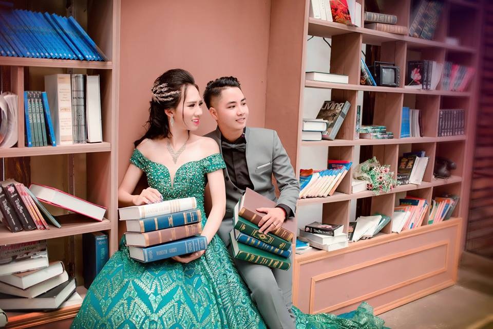 Cuộc sống hạnh phúc của cặp đôi chồng là “nữ”, vợ là “nam” từng gây xôn xao dư luận - 2 Cả Minh Anh và Minh Khang đều chưa chuyển giới hoàn toàn, để duy trì vẻ ngoài như mong muốn cặp đôi phải tiêm thuốc hormone