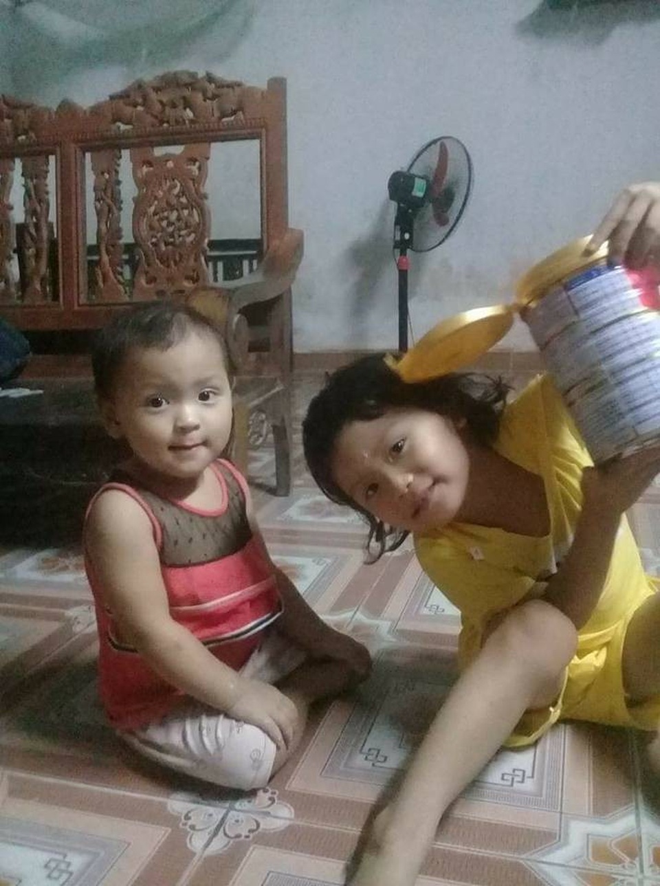 2 con liên tiếp qua đời, mẹ sốc lên cơn co giật và liệt nửa người - 4 Hình ảnh các con trở nên ám ảnh đối với người mẹ trẻ.