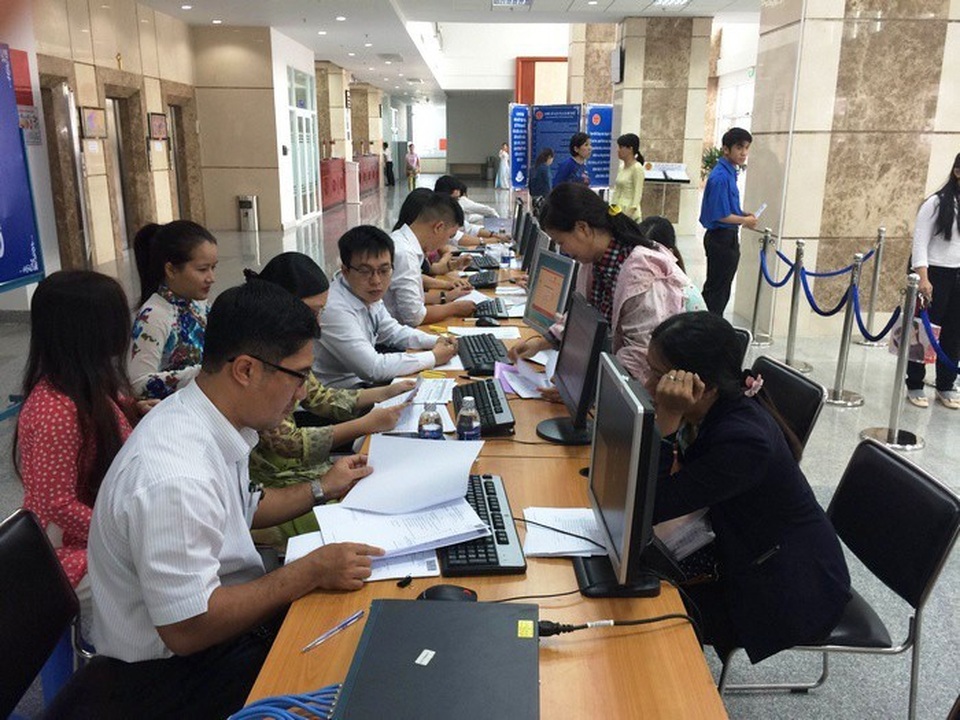 “Chạy nước rút” cuối năm, mỗi ngày Cục thuế TPHCM phải thu 1.046 tỷ đồng - 1 Ngành thuế TPHCM “tăng tốc” những ngày cuối năm.