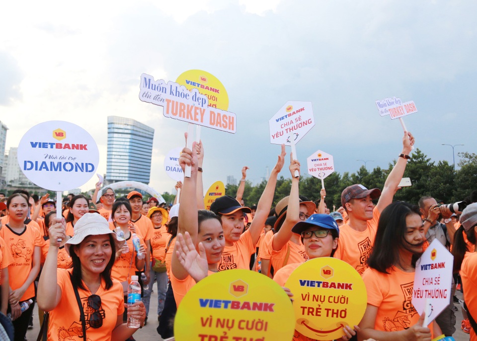 VietBank đồng hành cùng chương trình đi bộ từ thiện Turkey Dash 2018 - 2 VietBank đồng hành cùng chương trình đi bộ từ thiện Turkey Dash 2018 - 2