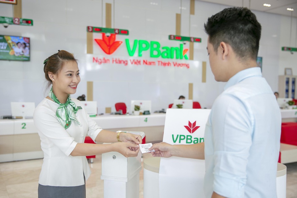 VPBank lọt top 10 doanh nghiệp tư nhân lớn nhất Việt Nam 2018 - 1
VPBank lọt top 10 doanh nghiệp tư nhân lớn nhất Việt Nam 2018